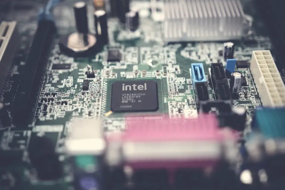 Intel laptop chip AI